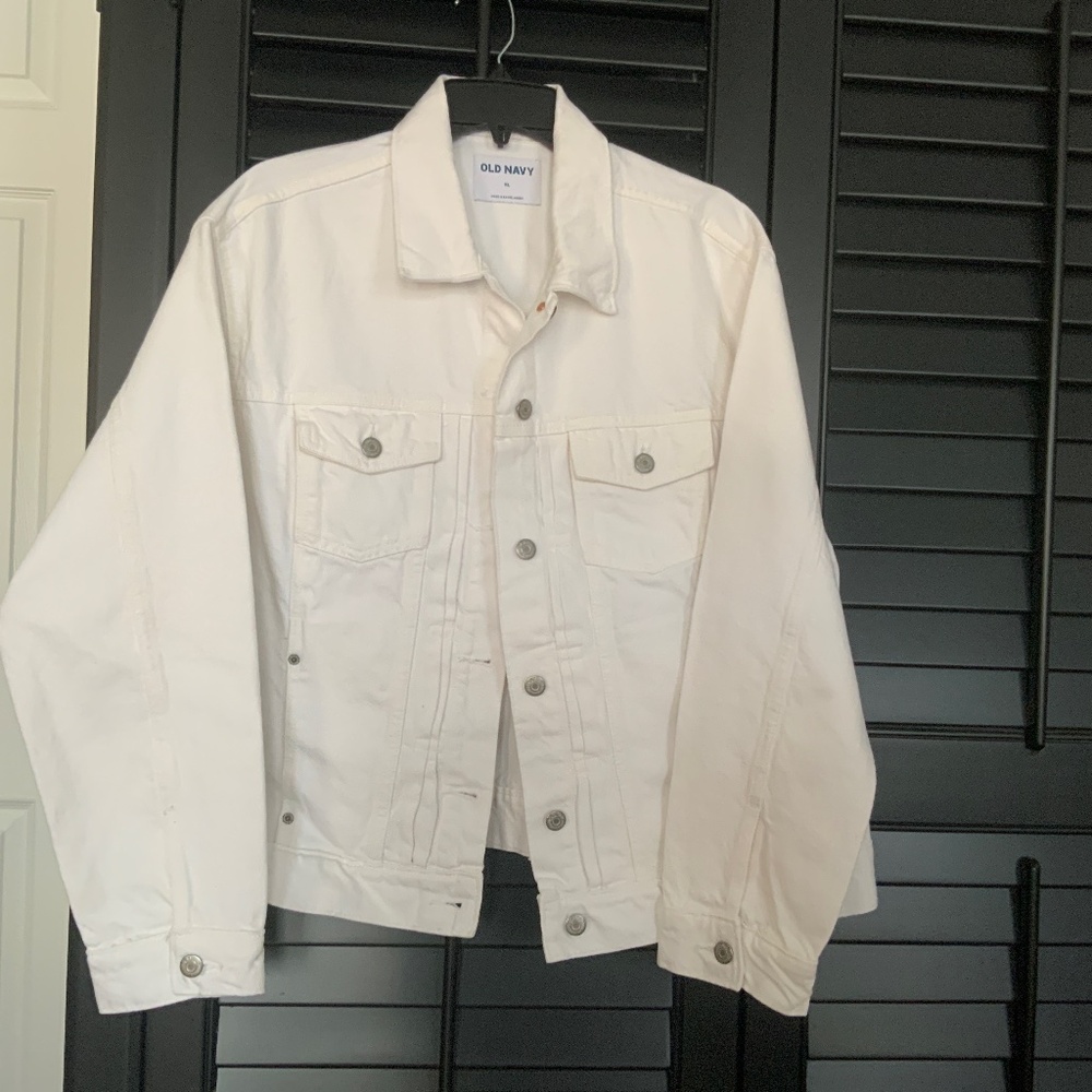 Old Navy denim jacket, white, size XL, silver buttons